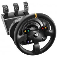 Volant et pédales de la gamme Thrustmaster