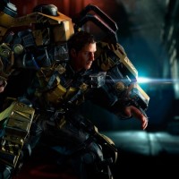 the Surge personnage dans son exosquelette