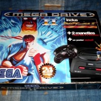 Le pack SEGA MegaDrive qui inclue la console, Street Fighter II' et deux manettes