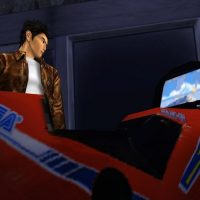 Ryo à côté de la moto d'Hang On dans Shenmue