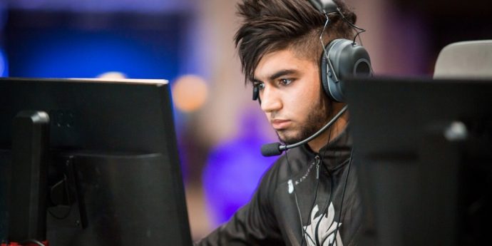 Adil "Scream" Benrlitom pour G2