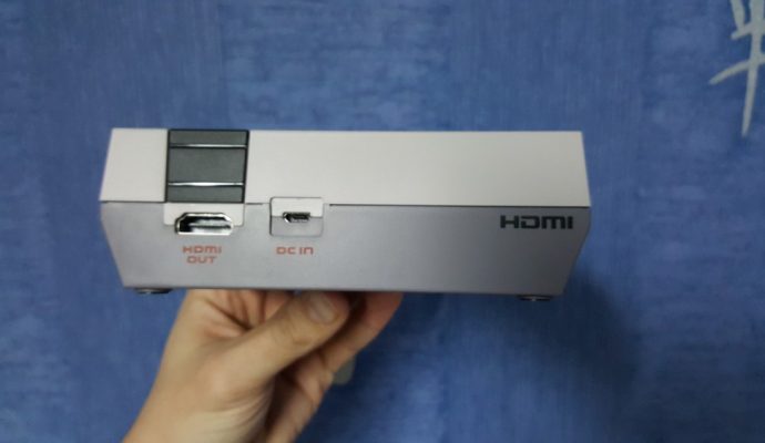 NES Mini arrière