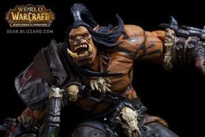 L'une des deux statuettes en produits dérivés du jeu Warcraft par Blizzard : Grommash Hurlenfer