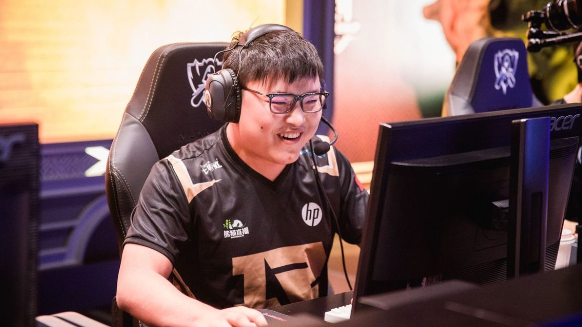 Uzi, joueur professionnel de League of Legends