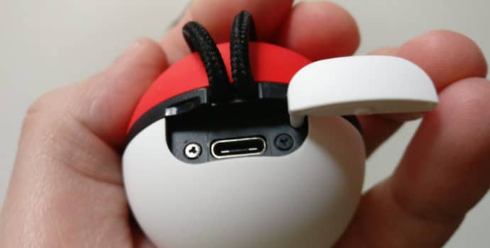 Nintendo Switch Edition Pikachu et Evoli - Poké Ball Plus prise USB C