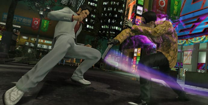 Yakuza Kiwami : Kazuma Kiryu esquive un coup de couteau porté par Majima Mad Dog