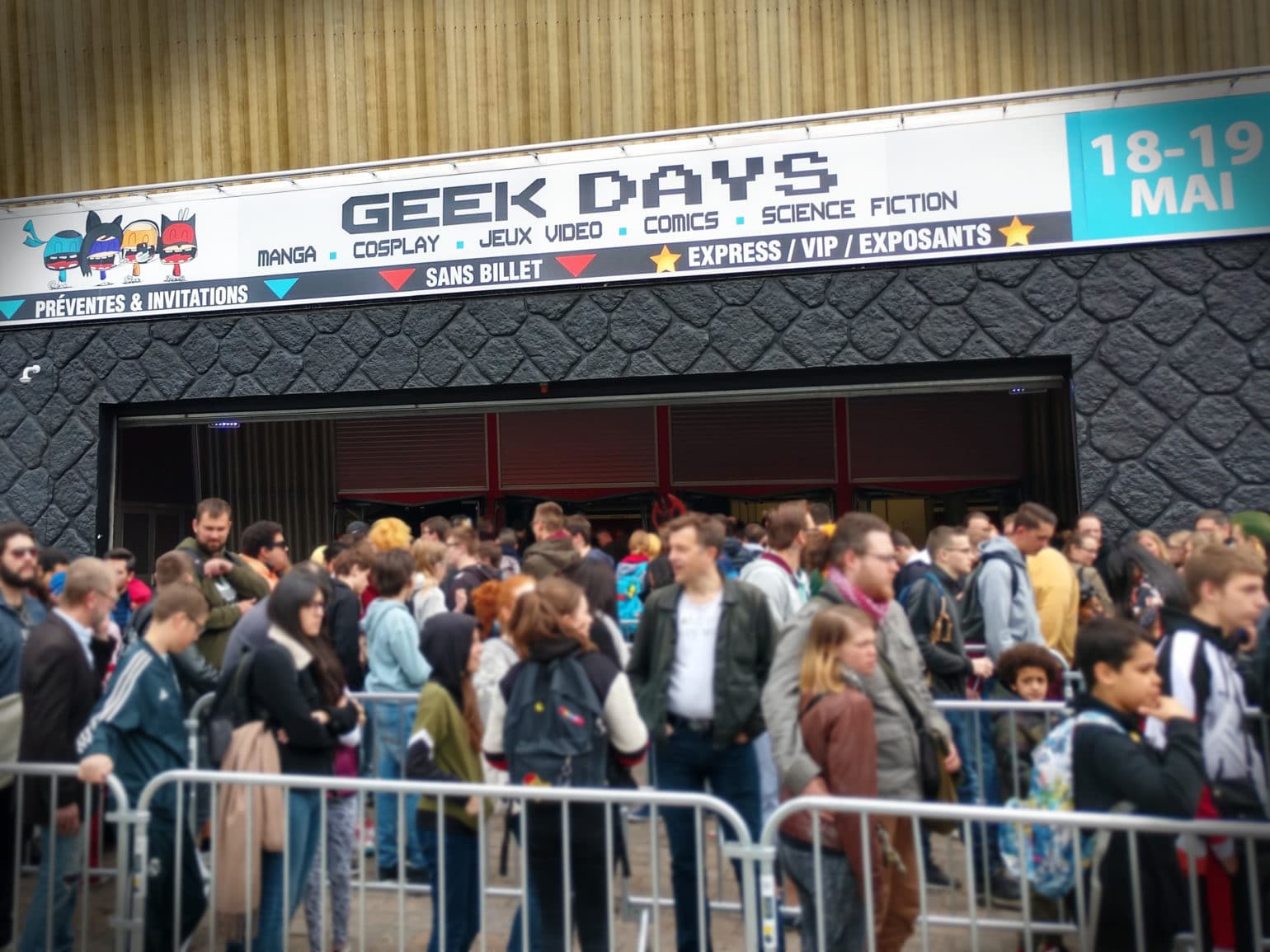 Geek Days Entrée file d'attente enseigne