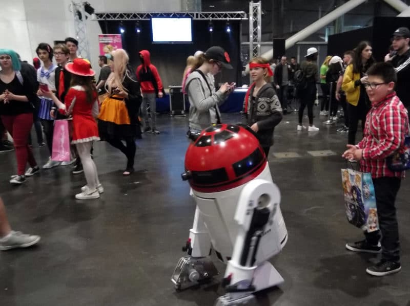 Geek Days 2019 droid R2D2 rouge