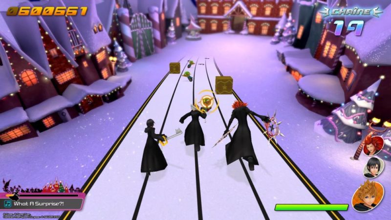 Kingdom Hearts melody of memory gameplay equipe de roxas, xion et axel dans la ville de noel