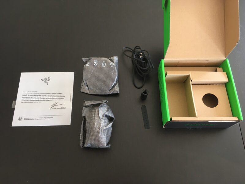 Razer Seiren Mini unboxing 1