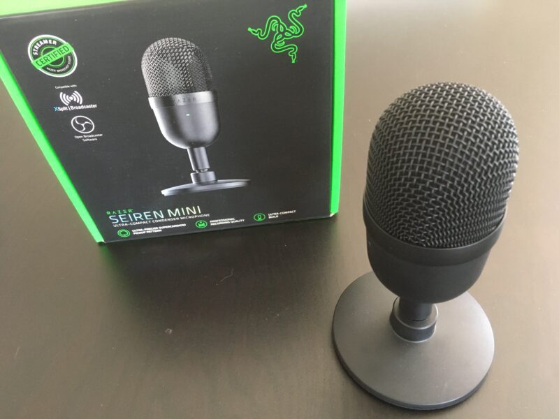 Razer Seiren Mini Unboxing 2